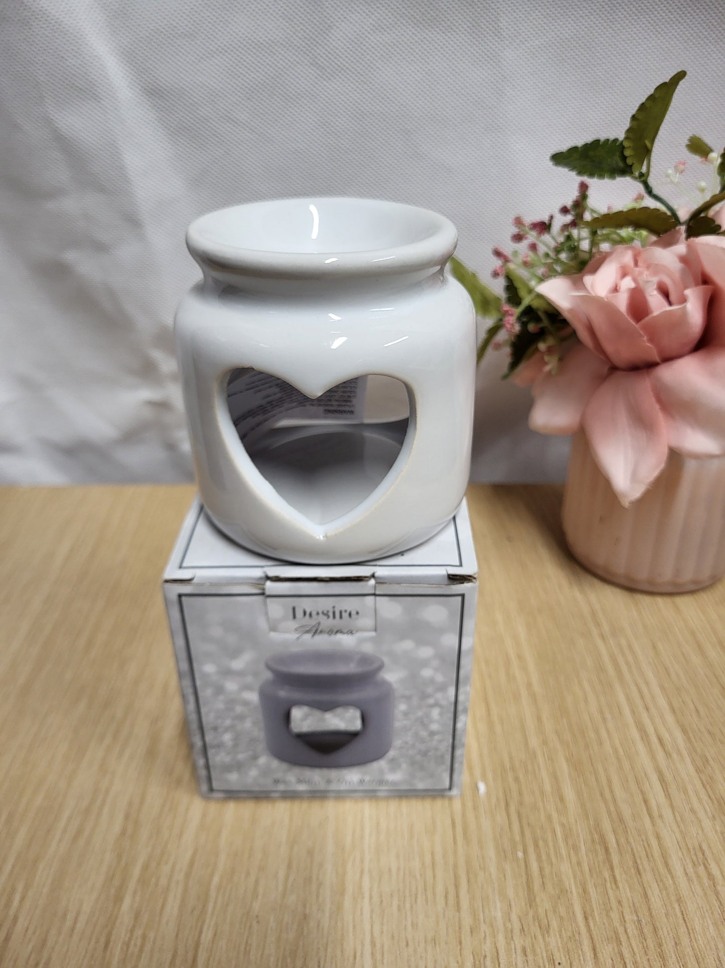 Small heart shape wax melt tealight burner # Grey and White